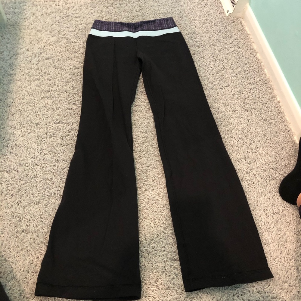 Lululemon pants with blue color top